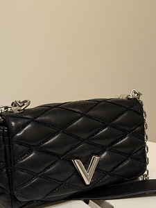Louis Vuitton Black Quilted Leather GO-14 Malletage (2 foto / 7)