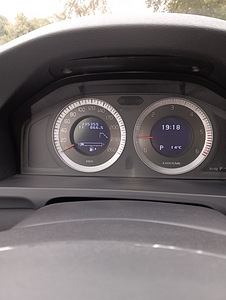 Volvo v60 2010 (11 фото из 12)