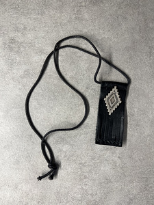 Erilaisia Koruja Ja Sormuksia Unisex (5 valokuva sivusta 10)