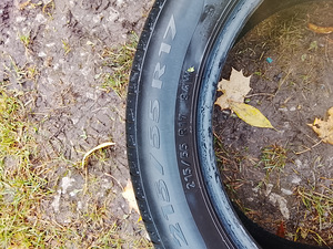 Летние шины R17/55/215 Pirelli (4 фото из 4)