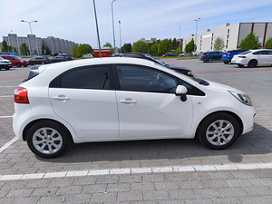 Kia Rio (5 фото из 10)