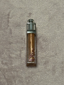 Huuleläiget Dior (2 foto / 2)