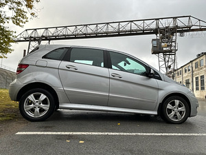 Mercedes-Benz B180 (2 foto / 9)