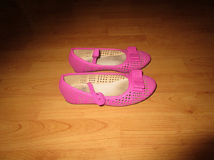 Новые розовые туфли 33