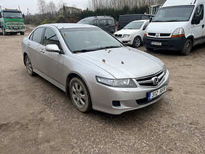 Honda accord (2 foto / 6)