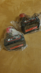 Milwaukee m12 laadija ja akud (3 foto / 5)