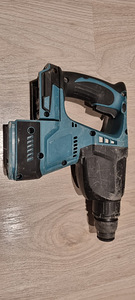 Makita DHR242 (1 foto / 2)