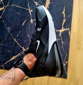 Кроссовки Nike Air Max 270, новые.