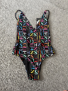 Uus Guess originaal trikoo xs ja s (2 foto / 4)
