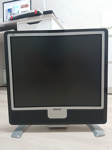 Philips 170x6 monitor 17" DVI-D, VGA, kõlaritega (1 foto / 2)