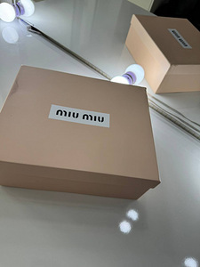 Сумка MiuMiu (2 фото из 2)