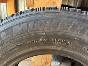 Зимние шины 215/70 R15