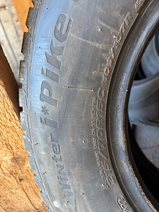 Зимние шины 215/70 R15