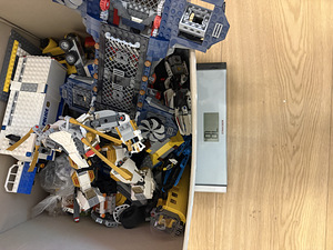 Lego (7,8 кг). (2 минифигурки из набора Marvel 76153) (1 фото из 6)