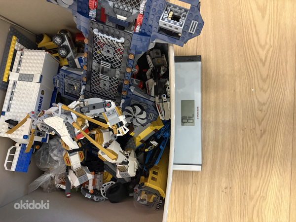 Lego (7.8 kg). (2 minifiguuri Marveli komplektist 76153)