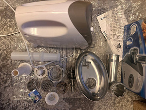 Elektriline hakklihamasin Scarlett SC-149, 1000 W, 3 otsikut (2 foto / 4)