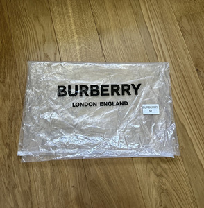 Burberry zip up hoodie (6 foto / 6)