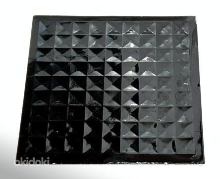 Стеклянная (керамическая?) плитка 150x150, черная >200шт. (фото #1)