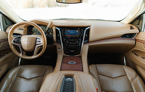 Cadillac Escalade (3 фото из 9)