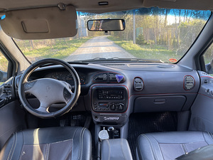 Chrysler voyager 2.5D (9 foto / 15)