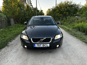 Volvo S40 2.0D 100kw 2010A (1 foto / 13)