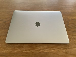 MacBook Pro 15 i7/16GB/256GB Space Gray 2018 (2 foto / 3)