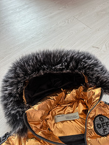 Детская куртка (3 фото из 4)