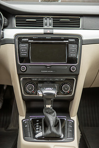 Skoda Superb 2.0 103kW (9 foto / 13)