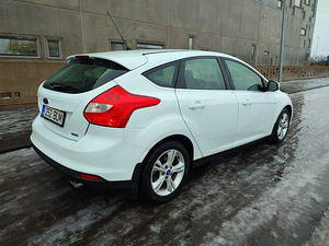 Ford Focus EcoBoost 2014 1.6 110kw 200.000 (4 foto / 11)