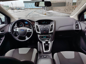 Ford Focus EcoBoost 2014 1.6 110kw 200.000 (9 foto / 11)