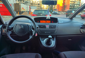 CITROEN PICASSO 2010 (8 foto / 12)