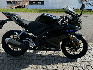 YAMAHA YZF125-A (2 foto / 4)