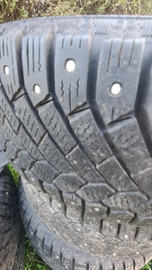 Шины Continental IceContact 195/60R15 (2 фото из 2)