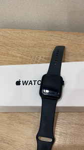 Apple Watch SE 2 (40 mm), värv Midnight (1 foto / 1)