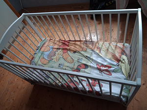 Детская кровать (2 фото из 3)