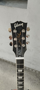 Гитара, копия Gibson (3 фото из 6)