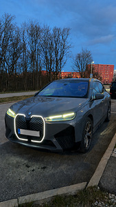 Светодиодная решетка для BMW iX (1 фото из 2)