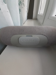 JBL динамик (2 фото из 7)