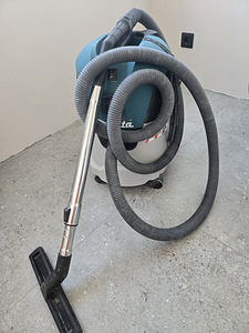 Makita vc2512l (4 foto / 5)