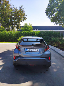 TOYOTA C-HR Style Plus (5 foto / 5)
