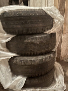 Nokian suverehvid 215/60/R17