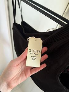 Guess новый топ (3 фото из 4)
