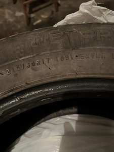 Nokian 215/60/R17 (2 foto / 3)