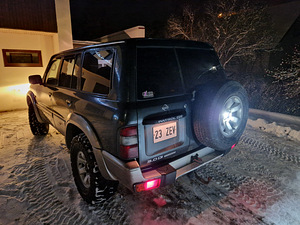 Nissan Patrol (10 foto / 15)