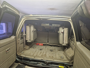 Nissan Patrol (15 foto / 15)