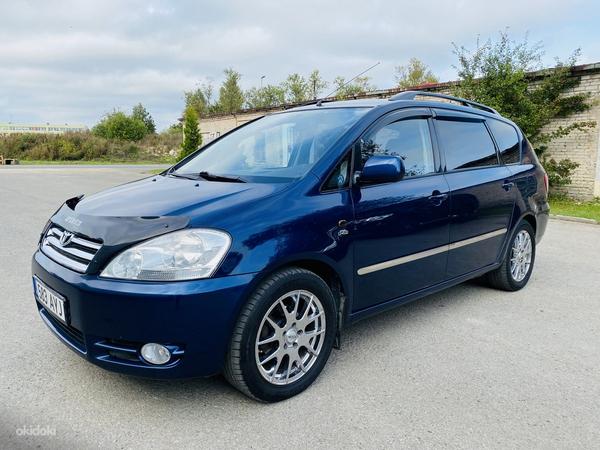 Toyota Avensis Verso 2.0d 85kw 2001г (фото #1)