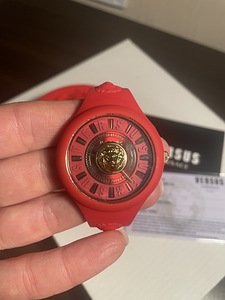 Новые часы Versace (2 фото из 2)