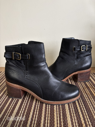 Naiste poolsaapad firma Clarks nr 41