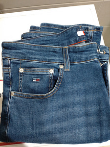 Tommy jeans (5 фото из 9)