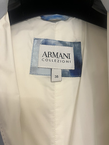 Пуховик Armani (2 фото из 4)